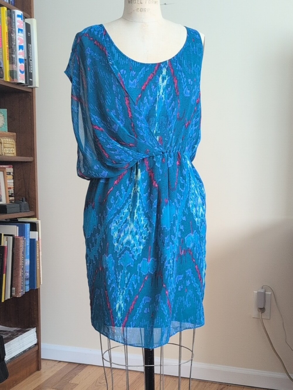 DKNYC Teal & Blue Patterned Sleeveless Tie-Front Mini Dress